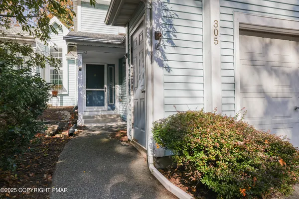 $2,100 | 305 Inverness Drive, East Stroudsburg, PA 18302