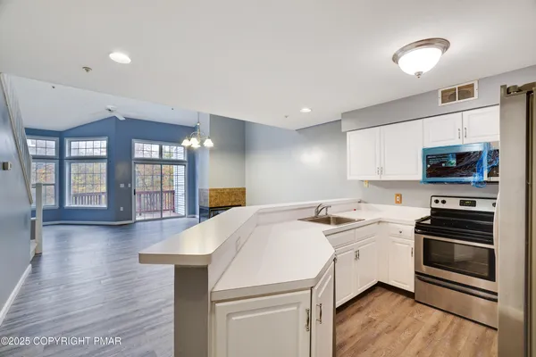 $2,100 | 305 Inverness Drive, East Stroudsburg, PA 18302