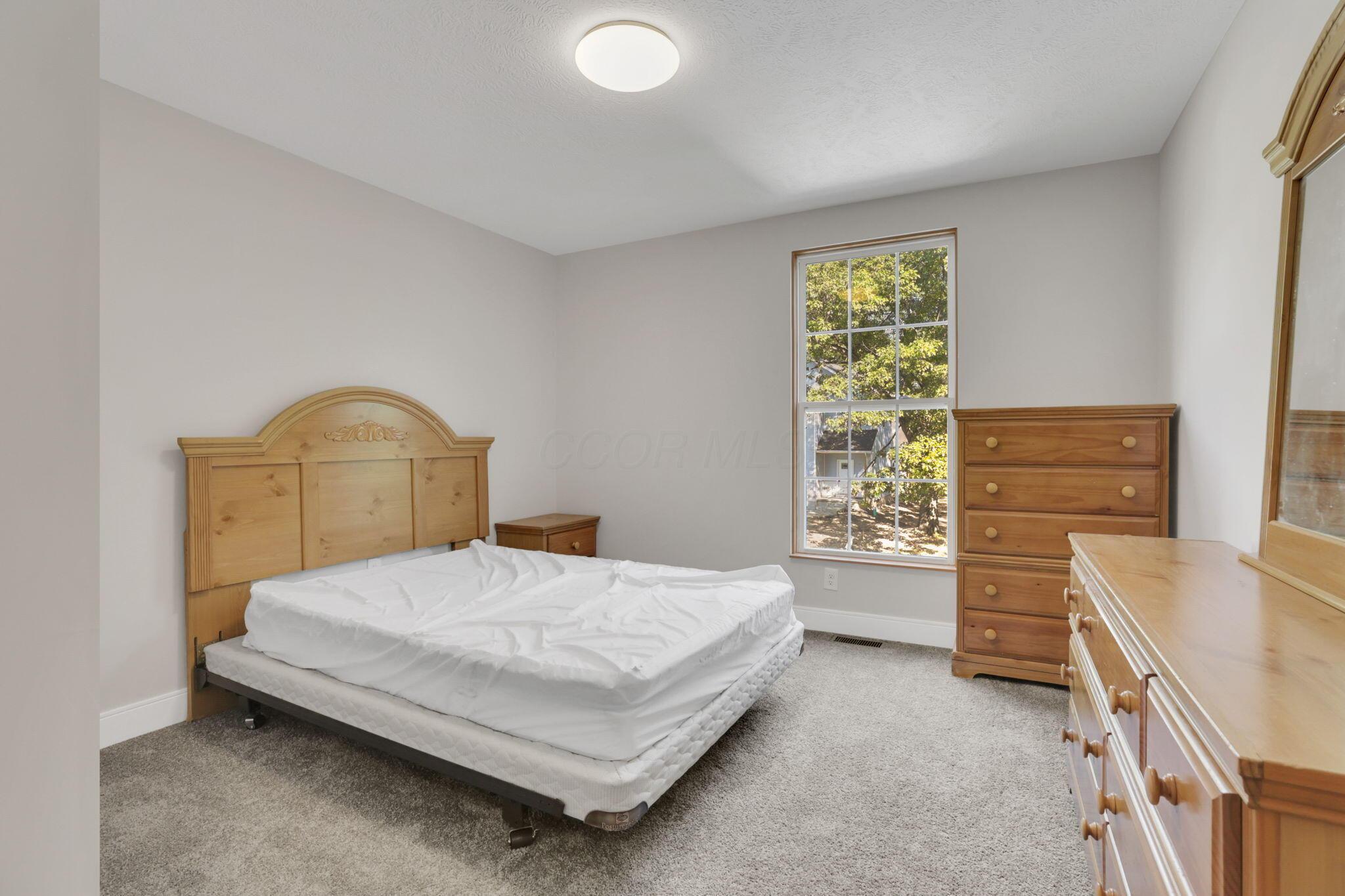 2625 Clybourne Road Columbus, OH 43231 - Photo 39 of 50 40-web-or-mls-011A8721