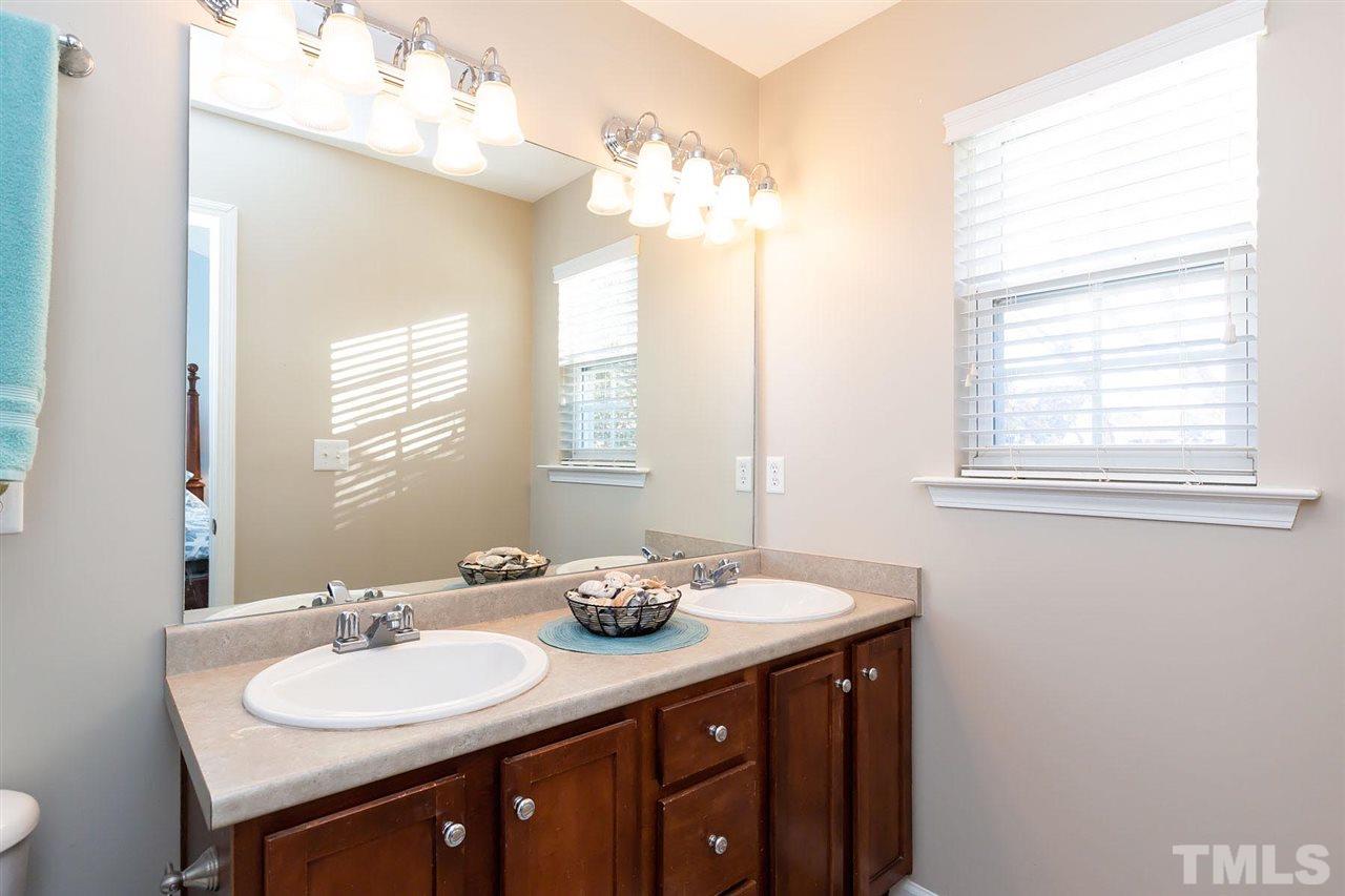 2145 Metacomet Way Raleigh, NC 27604 - Photo 10 of 17