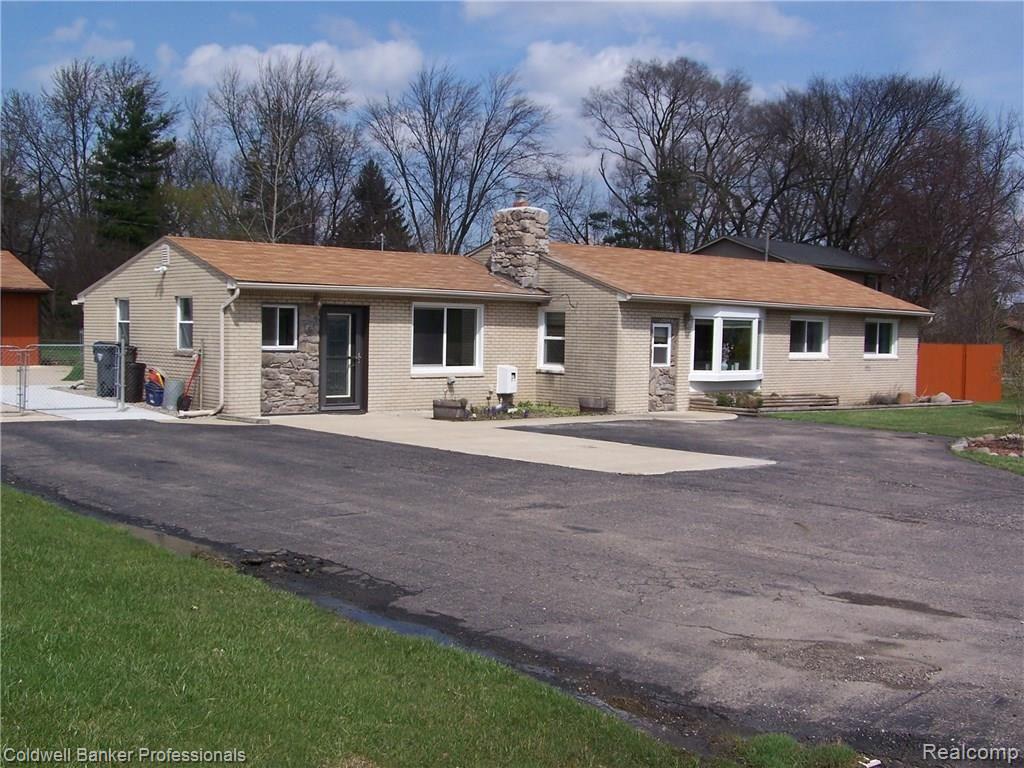 186 West Wattles Road Troy, MI 48098 - Photo 1 of 23 Front View