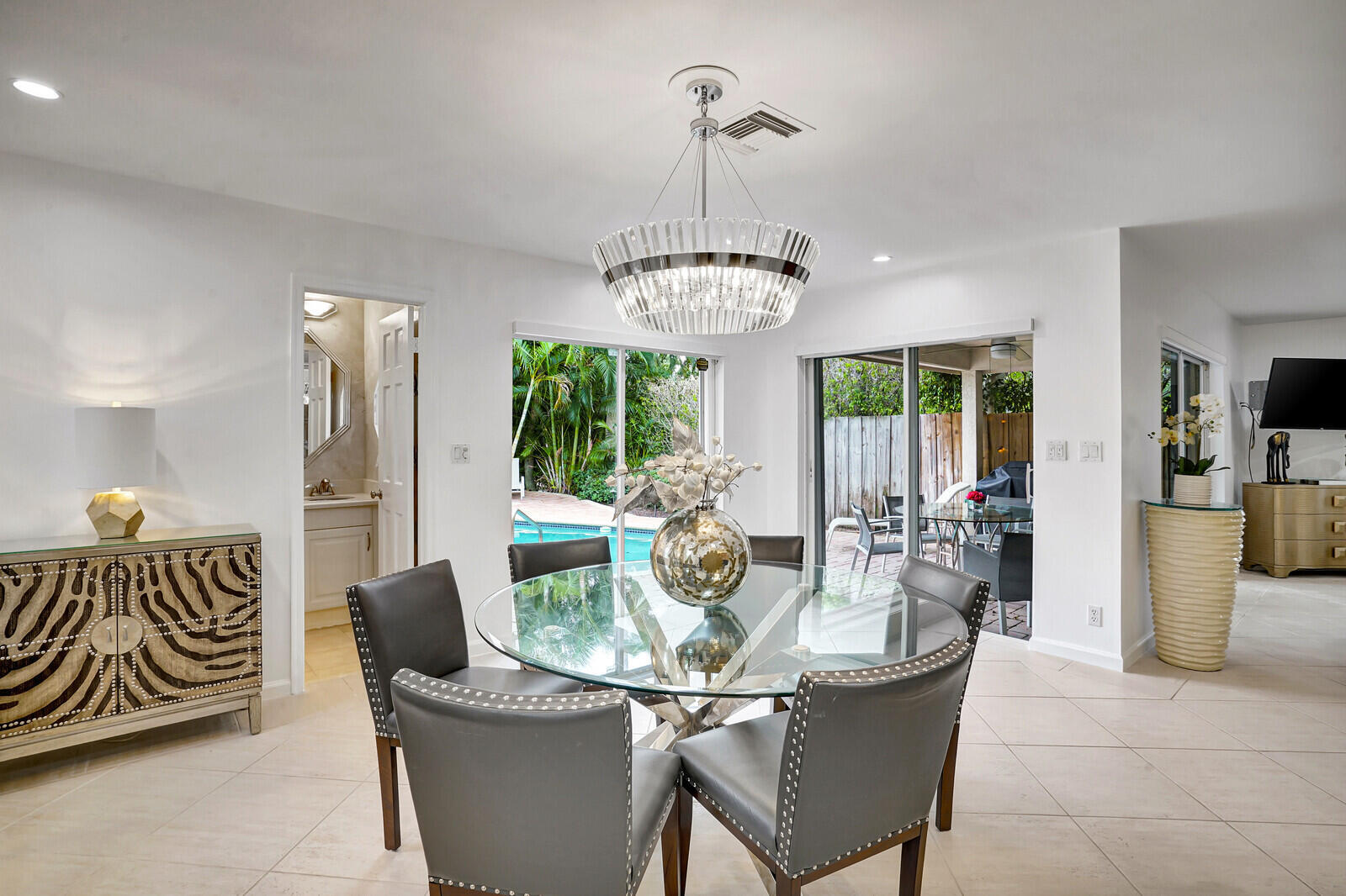 290 East Fern Drive Boca Raton, FL 33432 - Photo 12 of 51 Dining Area