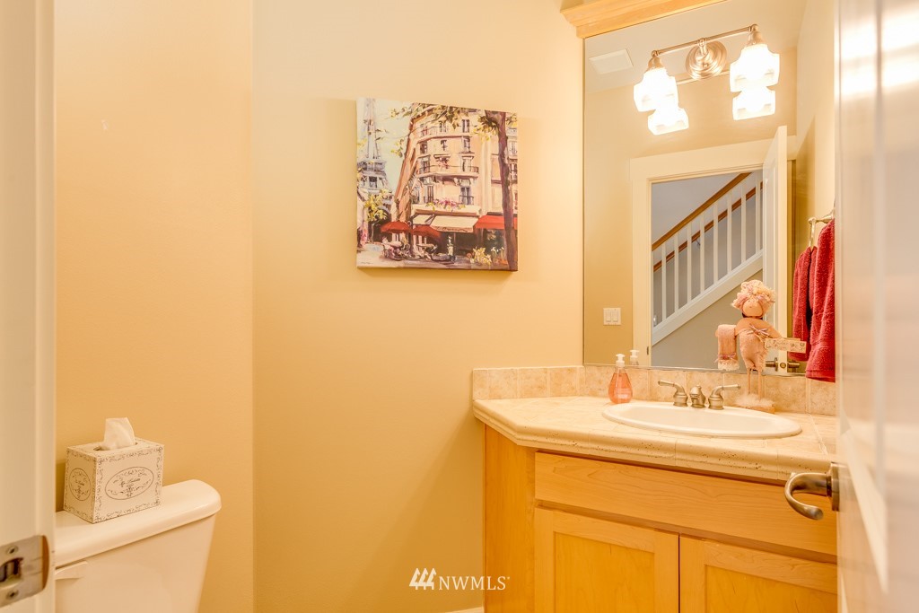 1134 North 27th Place Renton, WA 98056 - Photo 11 of 25 Gallery Image 11