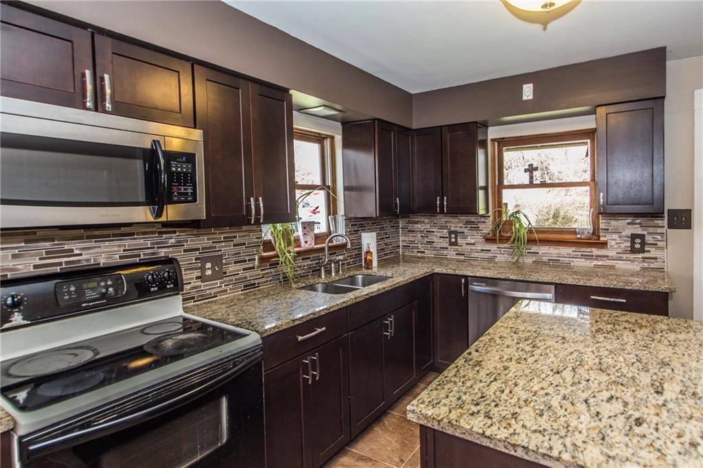 568 Pittsburgh Road Rochester, PA 15074 - Photo 4 of 25