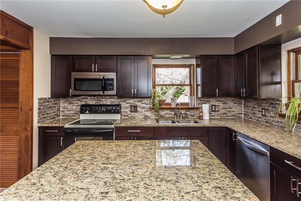 568 Pittsburgh Road Rochester, PA 15074 - Photo 5 of 25