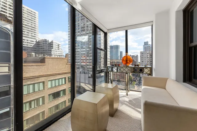 $1,495,000 | 220 East 67th Street, Unit 11G | Lenox Hill