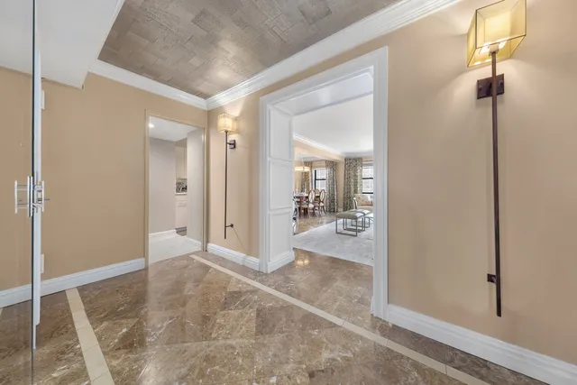 $1,495,000 | 220 East 67th Street, Unit 11G | Lenox Hill