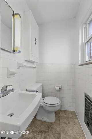 $350,000 | 109 Westwood Drive, Clinton, TN 37716