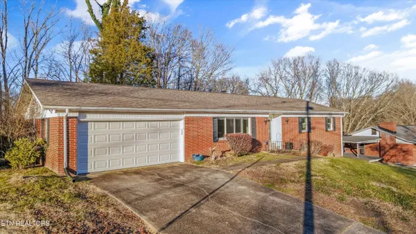 $330,000 | 109 Westwood Drive, Clinton, TN 37716