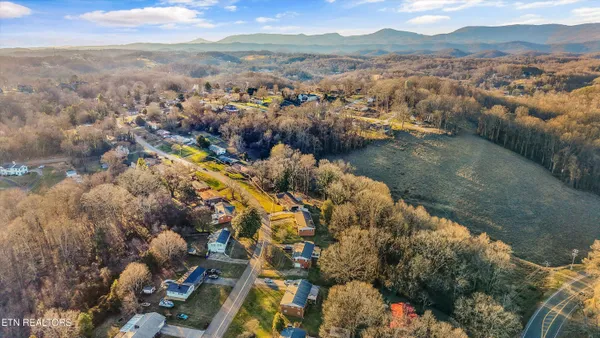 $330,000 | 109 Westwood Drive, Clinton, TN 37716