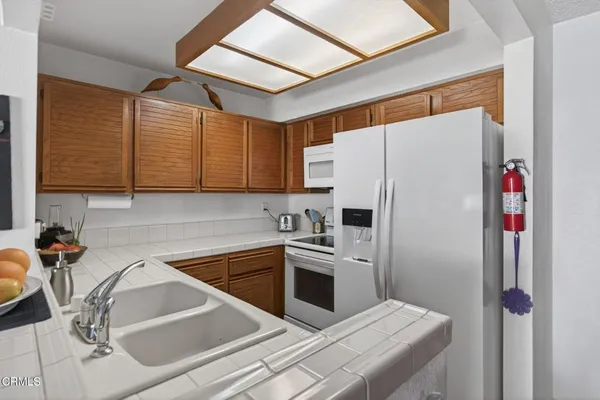$550,000 | 1230 Tivoli Lane, Unit 224, Simi Valley, CA 93065