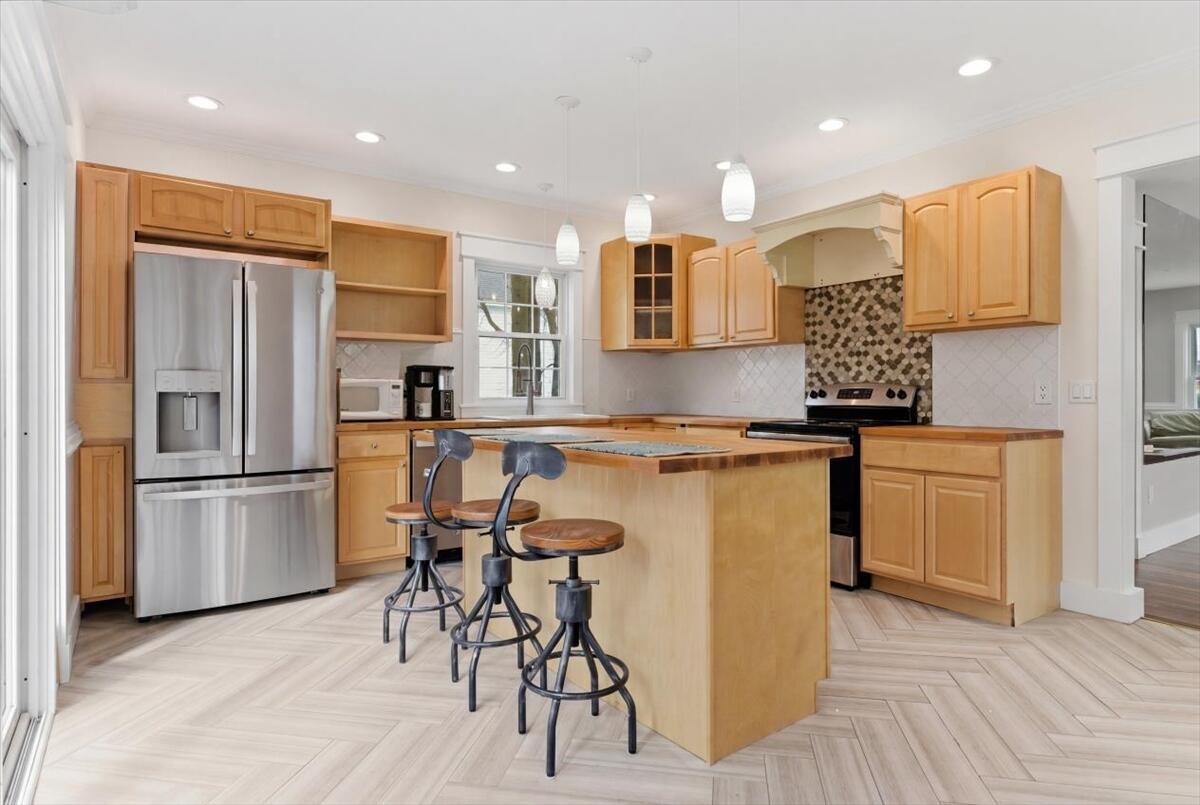 10 Middle Street Lisbon, ME 04252 - Photo 15 of 57 15-interior_kitchen-4