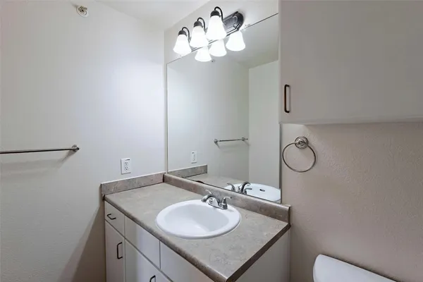 $976 | 12800 Center Lake Drive, Unit 4214, Austin, TX 78753