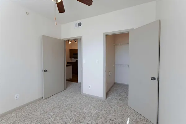 $976 | 12800 Center Lake Drive, Unit 4214, Austin, TX 78753