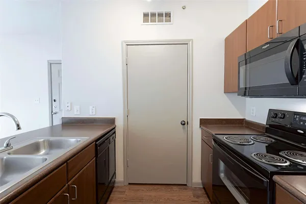 $976 | 12800 Center Lake Drive, Unit 4214, Austin, TX 78753