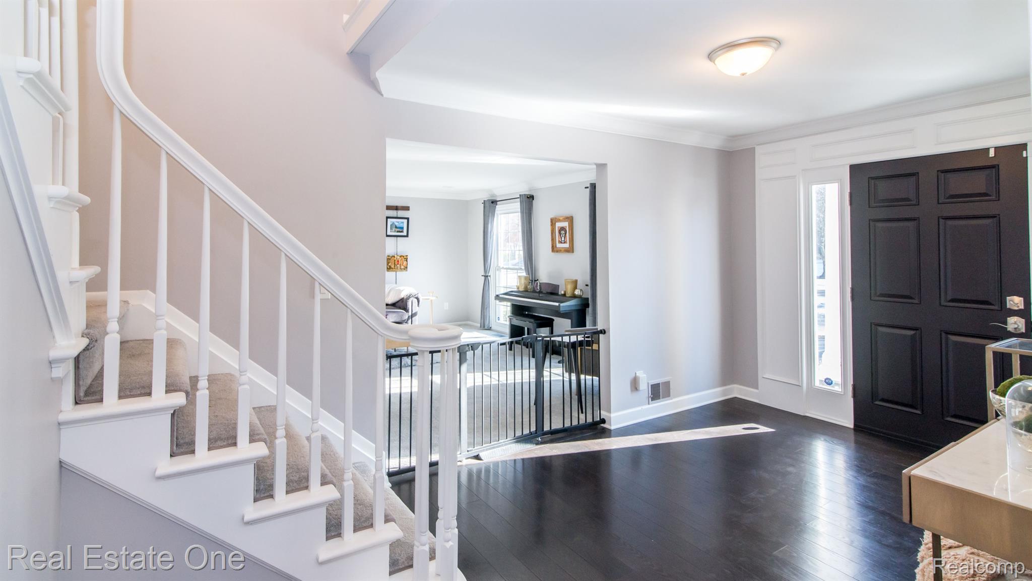 35280 Spring Hill Road Farmington, MI 48331 - Photo 14 of 62 Gallery Image 14