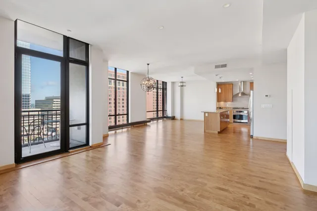 $550,000 | 201 South 11th Street, Unit 1700, Minneapolis, MN 55403