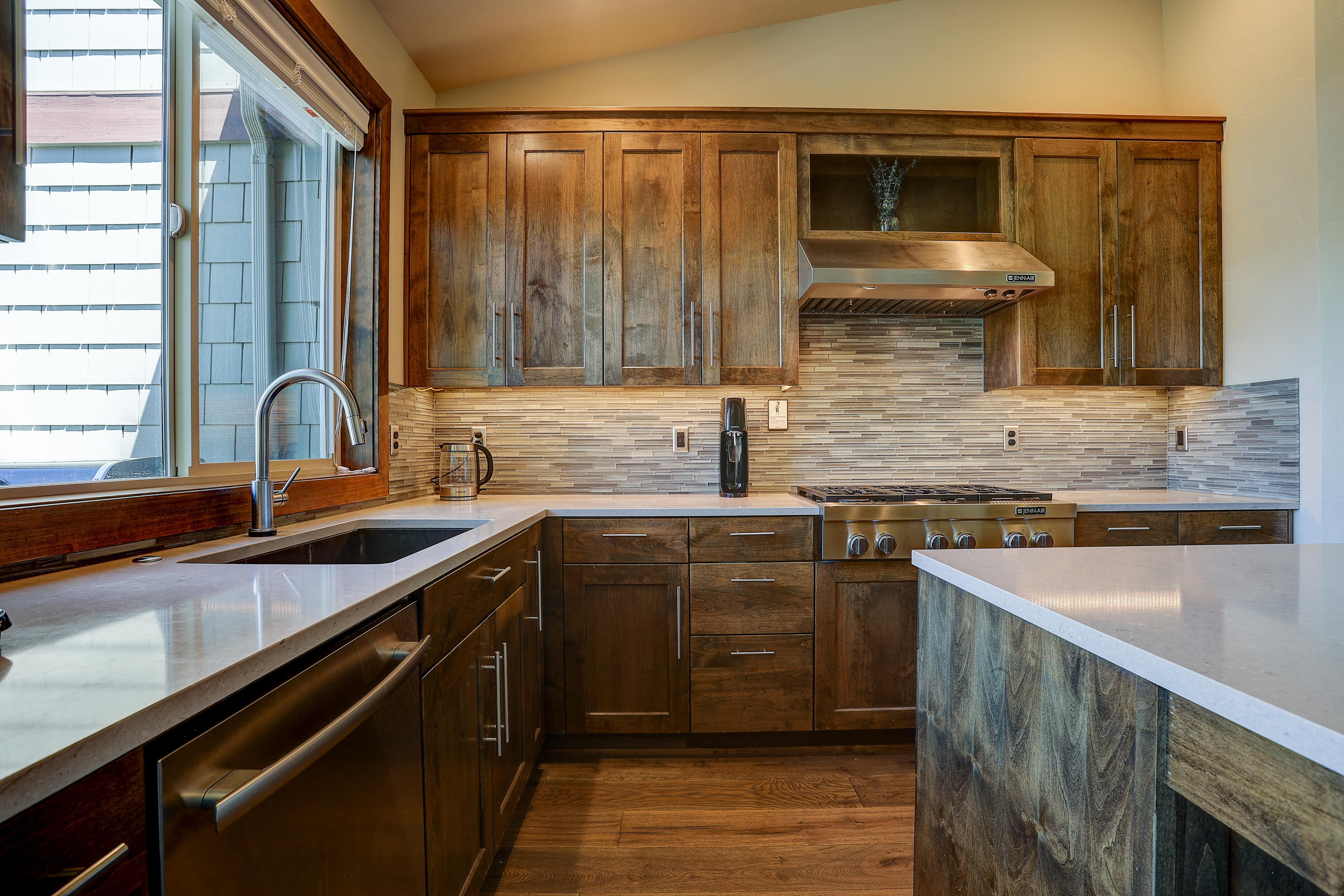 19574 Painted Ridge Loop, Unit 16 Bend, OR 97702 - Photo 12 of 43 Under counter lighting