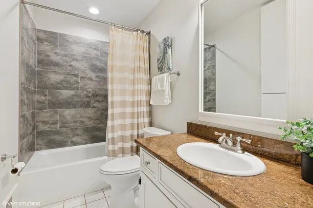 $1,399,000 | 6730 South Madison Street, Willowbrook, IL 60527