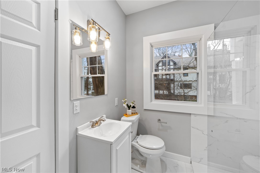 14304 Superior Road Cleveland, OH 44118 - Photo 18 of 29 1st floor full bath