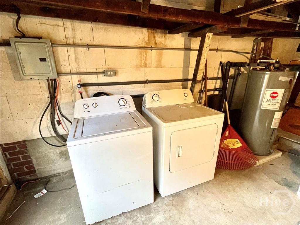 1401 Northeast 36th Street Savannah, GA 31404 - Photo 15 of 18 W/D Hookups in Shed