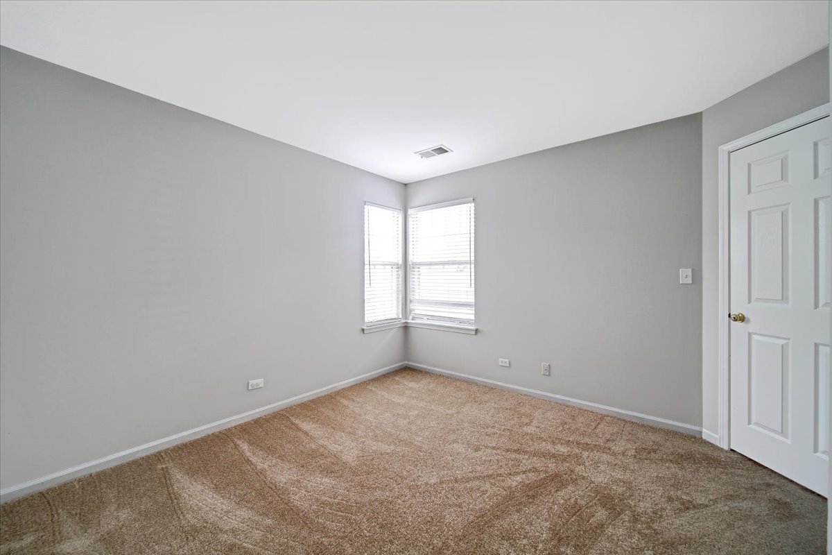 351 Fallbrook Court Schaumburg, IL 60107 - Photo 16 of 29