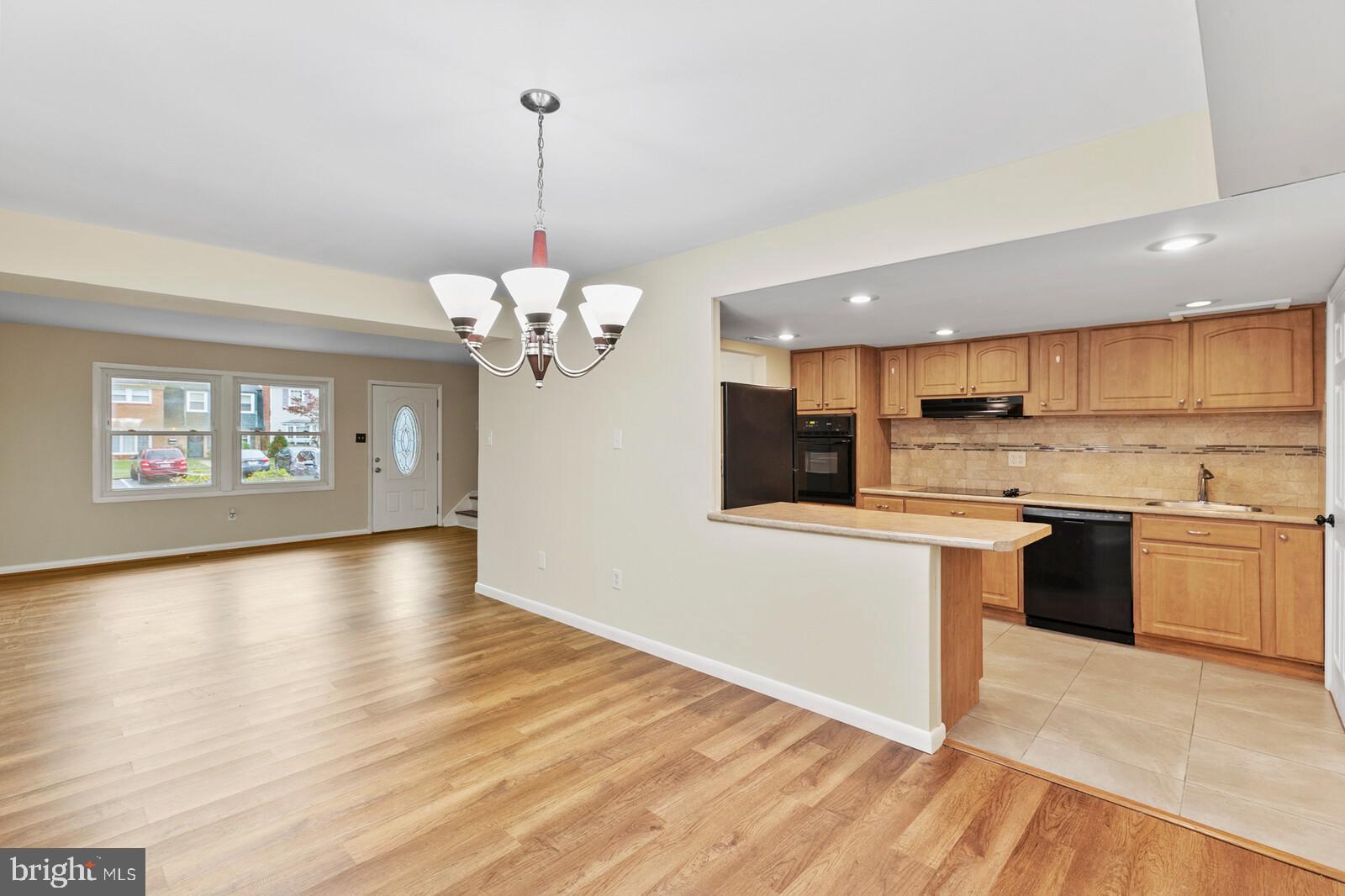 6 Rittenhouse Court Willingboro, NJ 08046 - Photo 10 of 22 Dining Room