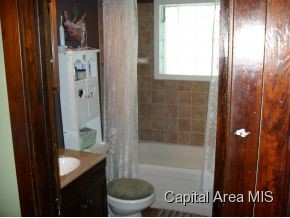 1228 Monument Avenue Springfield, IL 62702 - Photo 4 of 8
