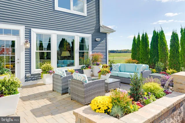 a building outdoor space with patio furniture