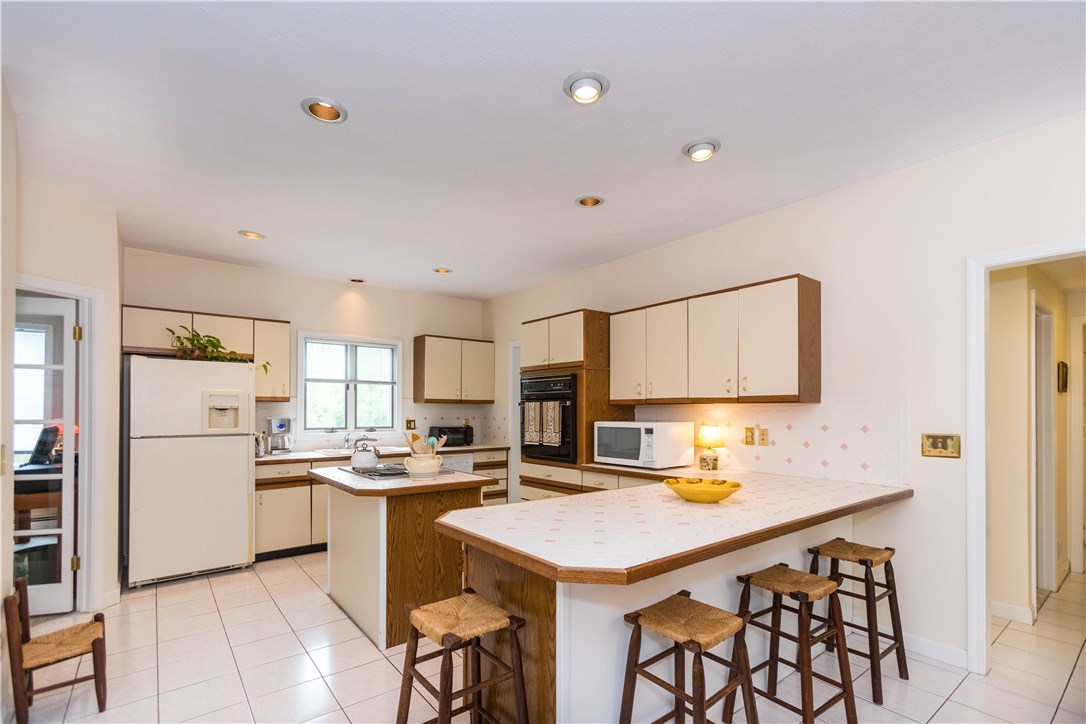 160 Howland Road East Greenwich, RI 02818 - Photo 14 of 39 Gallery Image 14