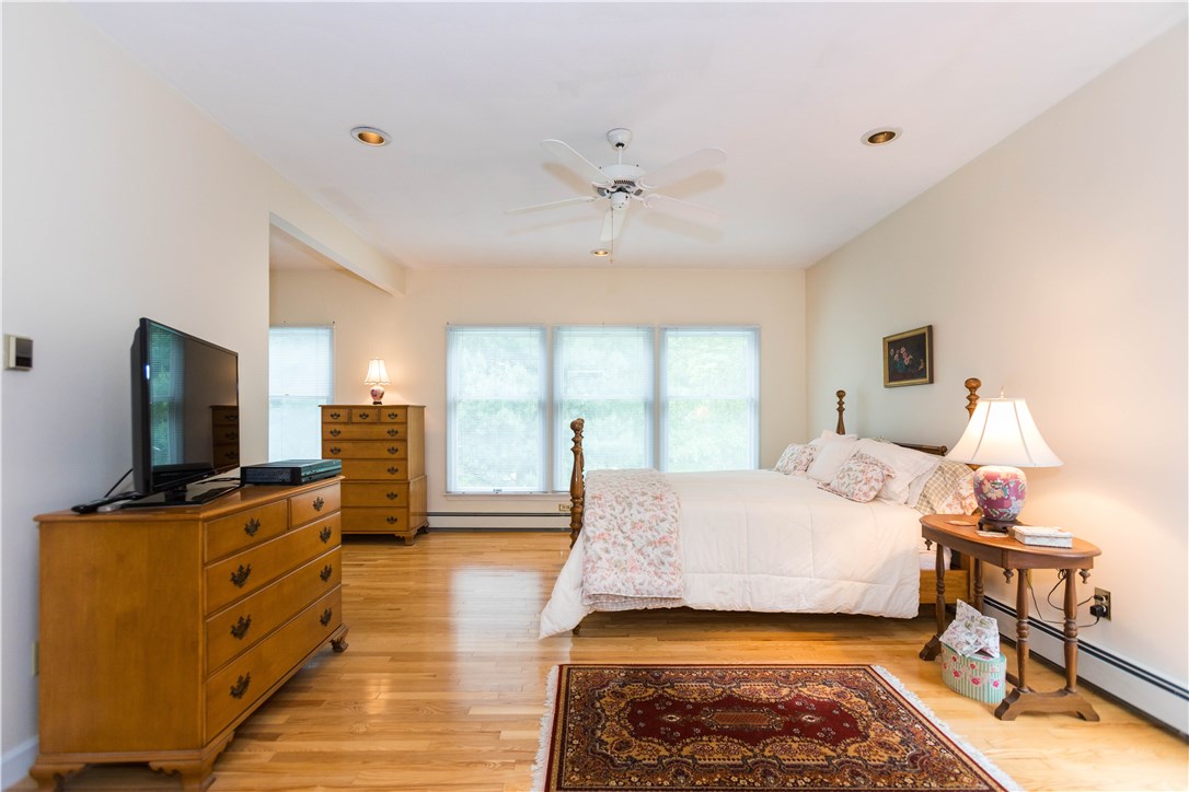 160 Howland Road East Greenwich, RI 02818 - Photo 28 of 39 Gallery Image 28