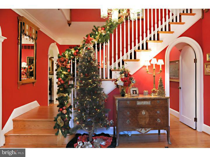 574 Warwick Road Haddonfield, NJ 08033 - Photo 2 of 25 Foyer