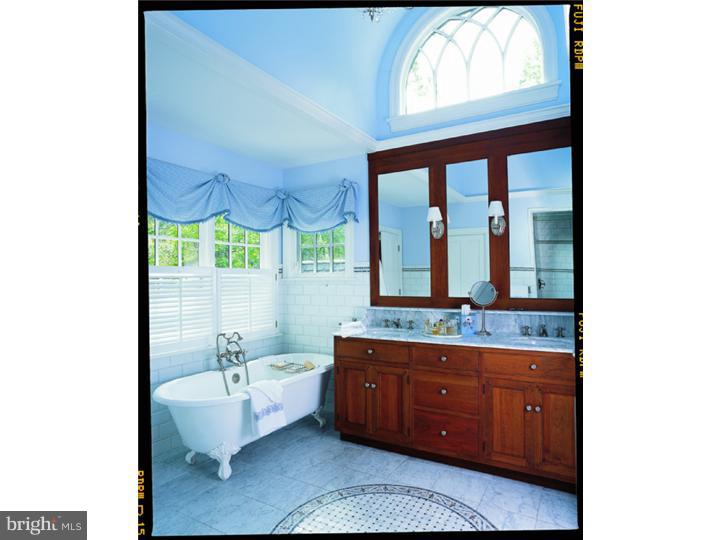 574 Warwick Road Haddonfield, NJ 08033 - Photo 14 of 25 Master Bathroom