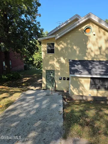 $259,900 | 6 West Sunnyside Way, Troy, NY 12180