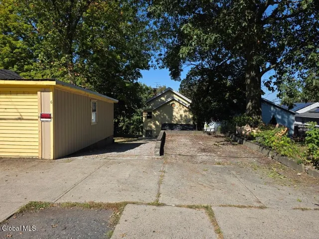 $259,900 | 6 West Sunnyside Way, Troy, NY 12180