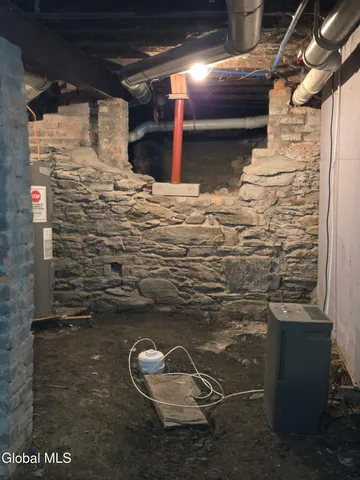 $259,900 | 6 West Sunnyside Way, Troy, NY 12180