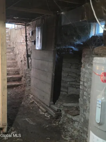 $259,900 | 6 West Sunnyside Way, Troy, NY 12180