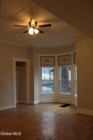 $259,900 | 6 West Sunnyside Way, Troy, NY 12180