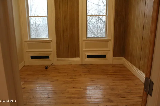 $259,900 | 6 West Sunnyside Way, Troy, NY 12180