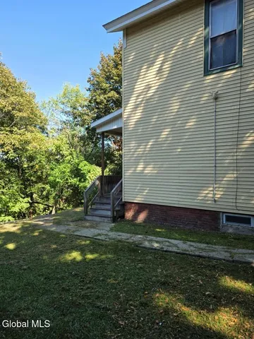 $259,900 | 6 West Sunnyside Way, Troy, NY 12180