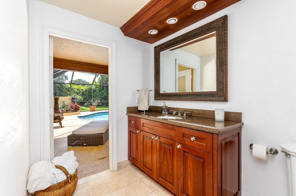 21493 Woodchuck Way Boca Raton, FL 33428 - Photo 8 of 16 08-Guest bathroom