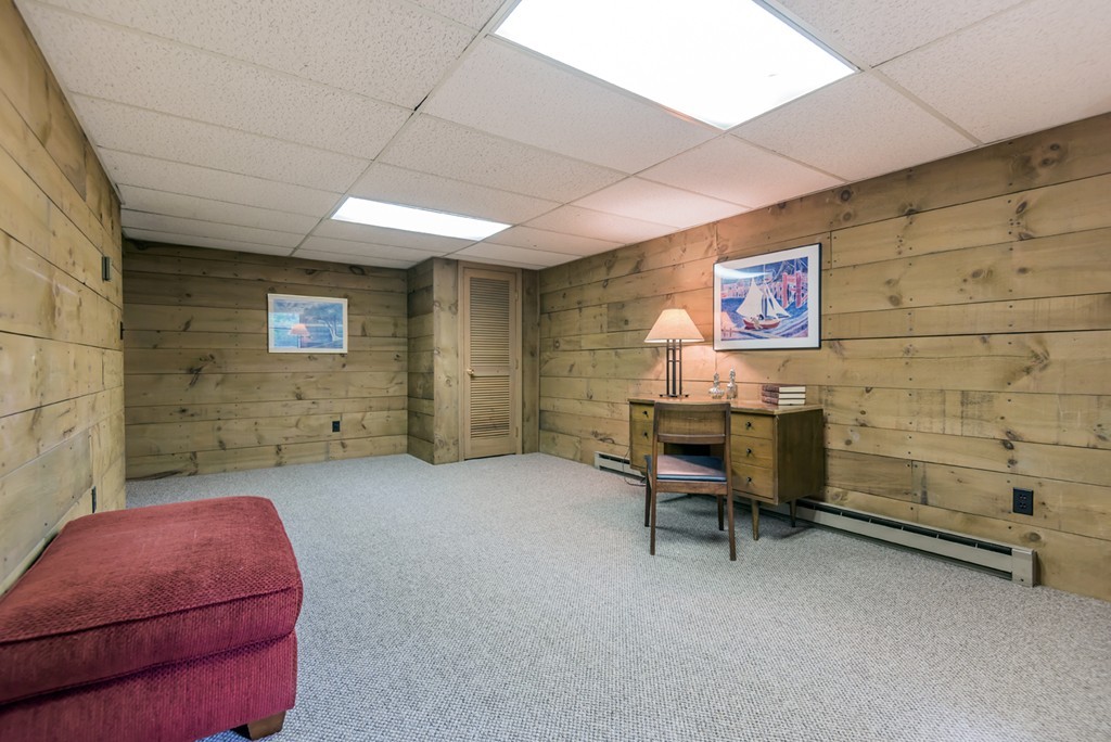 125 Rattlesnake Hill Road Andover, MA 01810 - Photo 25 of 28 a livingroom with furniture