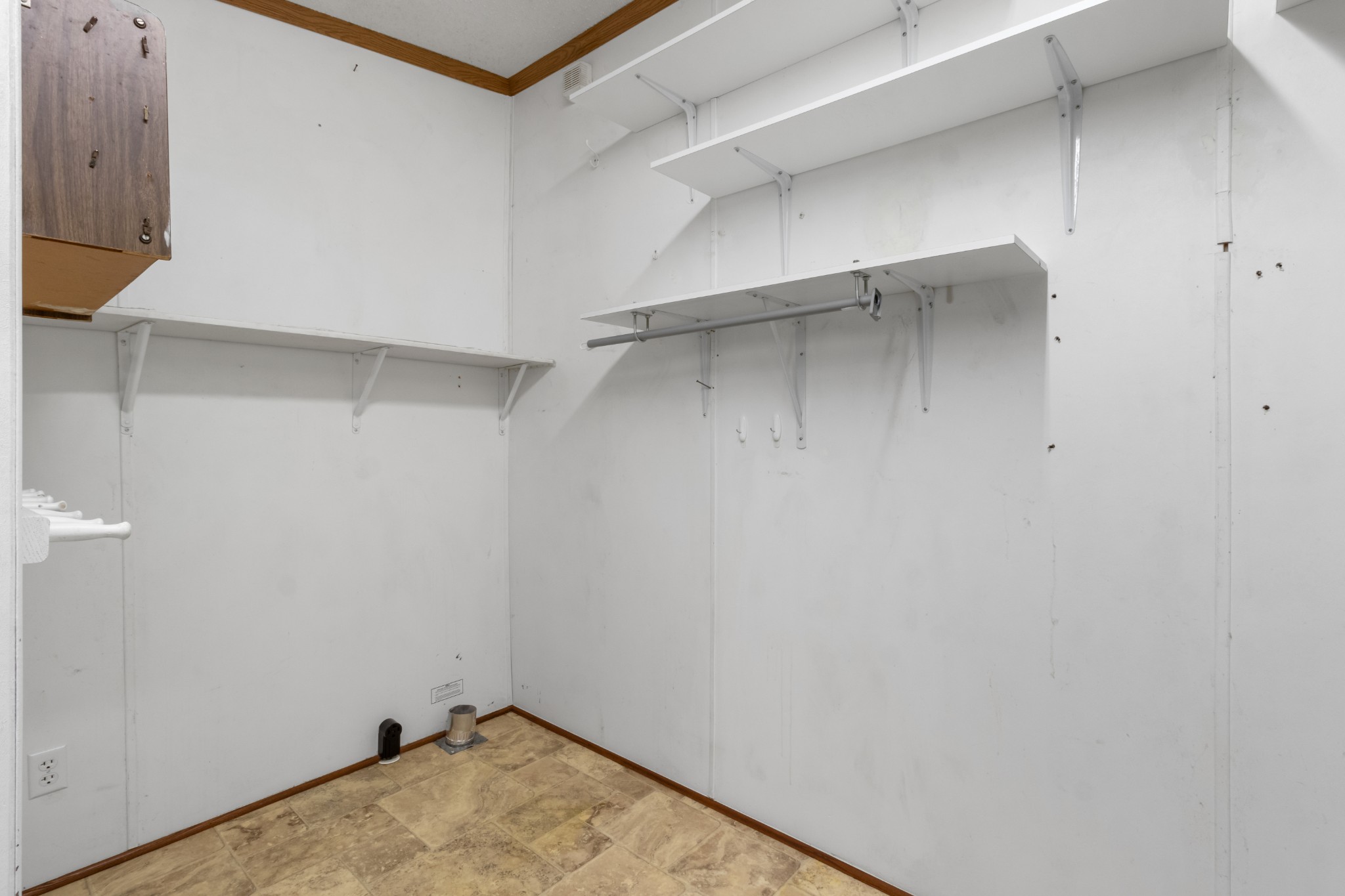 4605 Marion Road Cunningham, TN 37052 - Photo 26 of 45 a view of a room with shelf