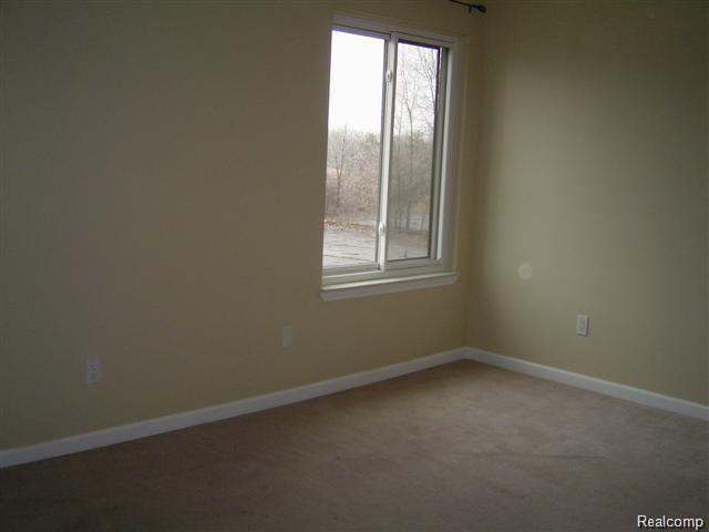 32013 West 12 Mile Road, Unit 313 Farmington Hills, MI 48334 - Photo 7 of 15