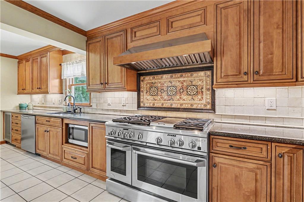 2349 Rochester Road Pittsburgh, PA 15237 - Photo 6 of 26