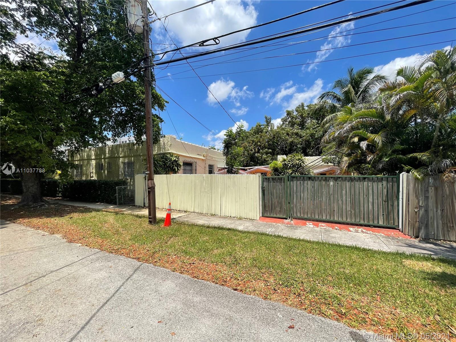 253 Southwest 19th Road Miami, FL 33129 - Photo 10 of 19