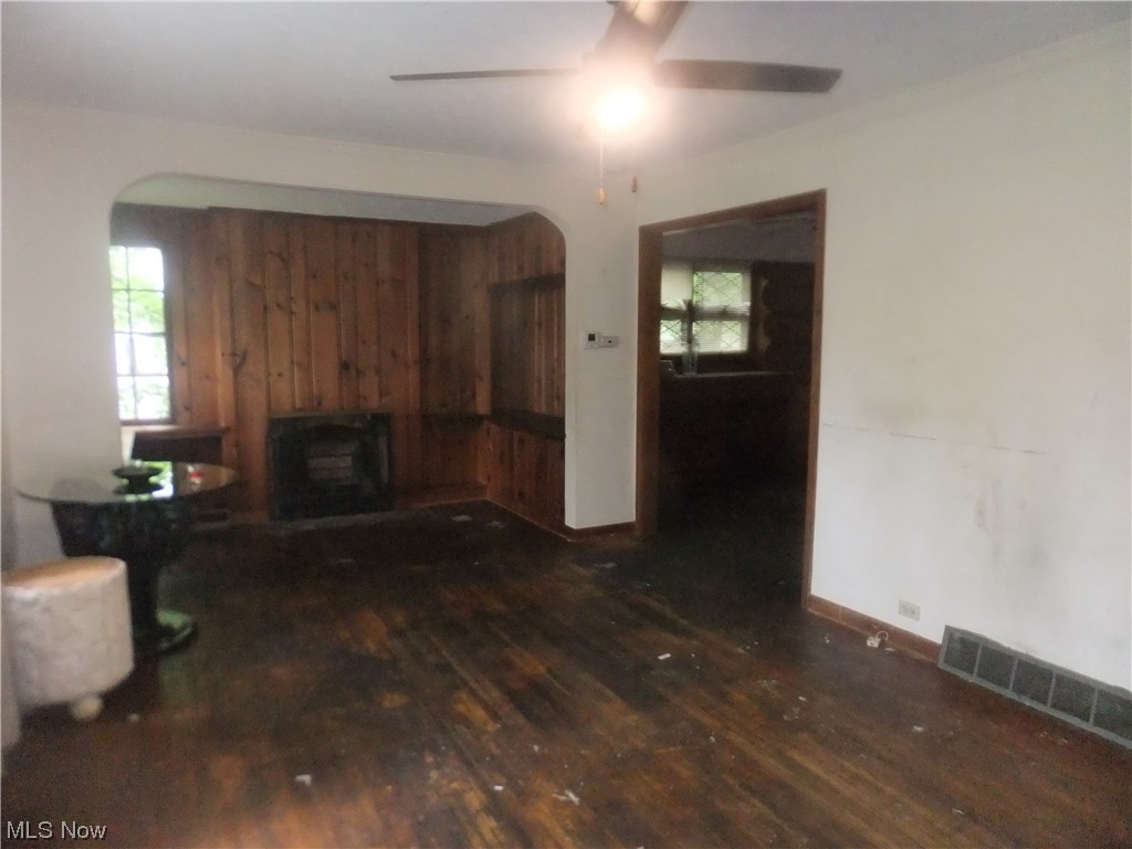 1148 Pomona Road Cleveland, OH 44121 - Photo 11 of 27 Gallery Image 11