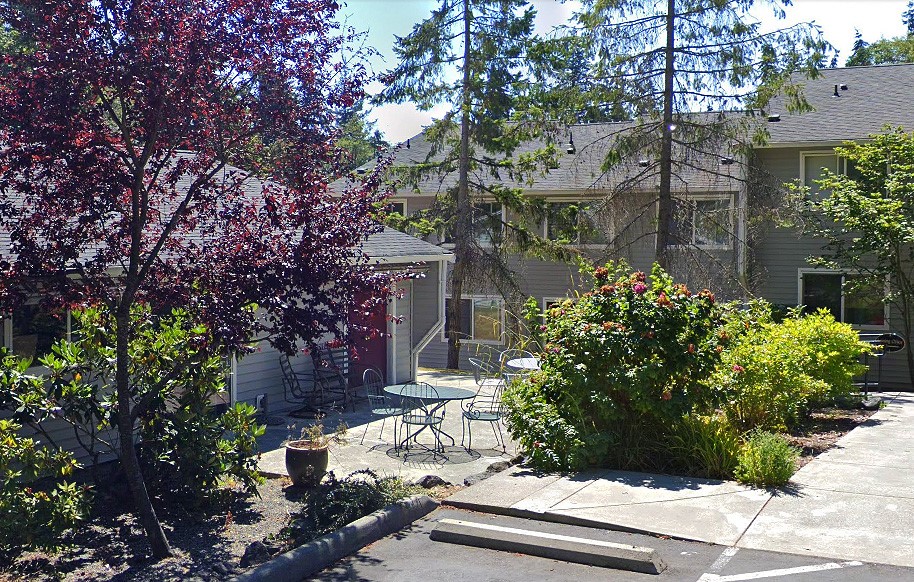 821 High School Road Northeast Bainbridge Island, WA 98110 - Photo 4 of 6