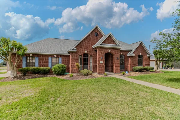 $430,000 | 226 Moss Rose Lane, Lake Jackson, TX 77566