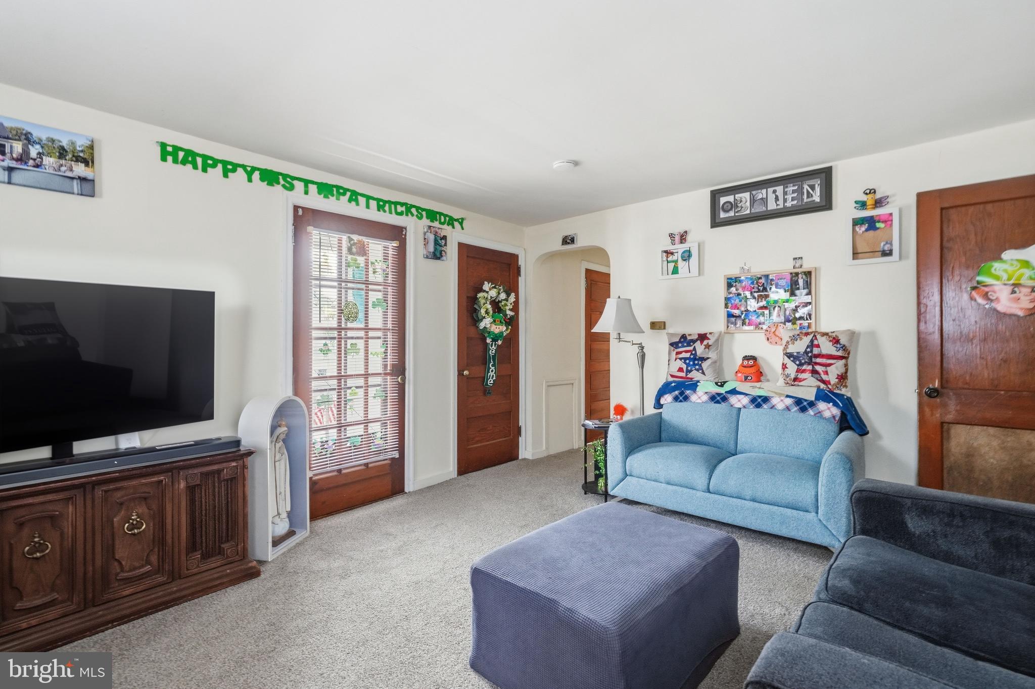 300 Delaware Avenue Riverside, NJ 08075 - Photo 78 of 86 Unit B Living Room
